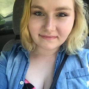 Meet your Posher, Rebecca